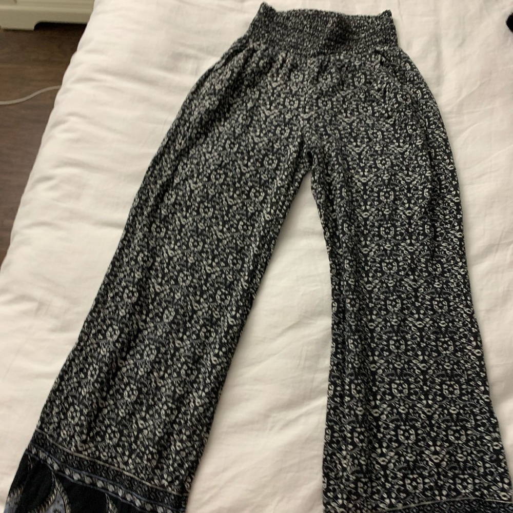 Cute paisley wide legged high waisted pants